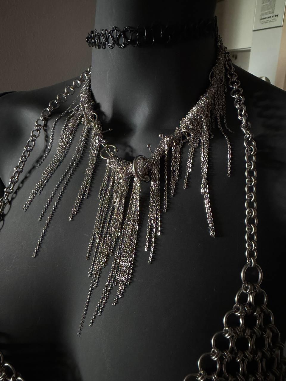 Statement chain necklace, detail